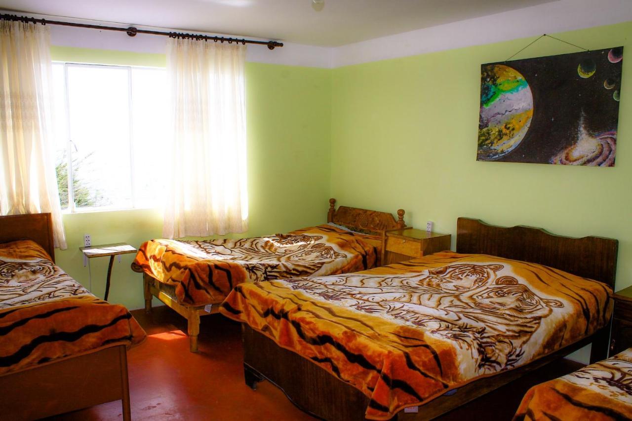 Hostal Joshua Copacabana  Bagian luar foto